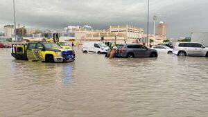 Dubái, un territorio pequeño y rico, sufre sus peores lluvias en 75 años