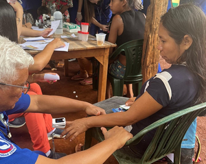 Nativos de Minga Porã reciben atención médica y vacunas - La Clave