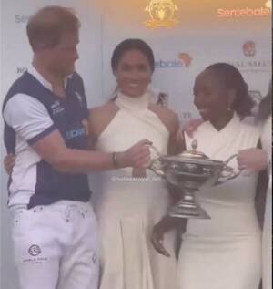 [VIDEO] ¿La tóxica? Mañamí lo que hizo Meghan cuando una mujer se paró al lado de Harry