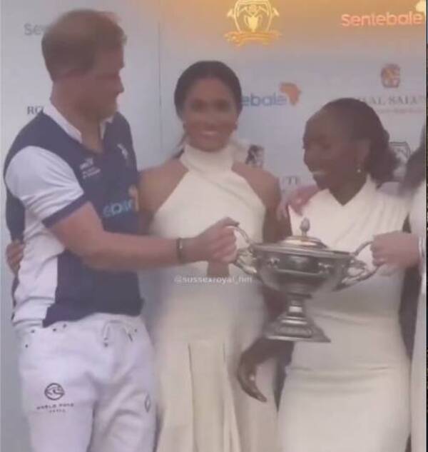 [VIDEO] ¿La tóxica? Mañamí lo que hizo Meghan cuando una mujer se paró al lado de Harry