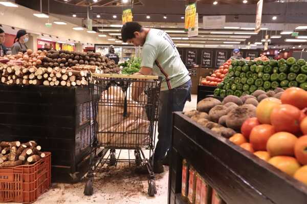 Precios de carnes, panificados y bebidas bajaron, mientras que las verduras y golosinas subieron, según medición de Capasu - MarketData