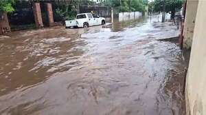 Residentes de Palma Loma-Luque sufren los estragos de las inundaciones y exigen respuestas de la Municipalidad - Nacionales - ABC Color