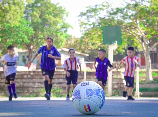 Torneo de empresas a beneficio de los niños - Polideportivo - ABC Color