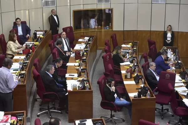 Cartistas reculan y anulan devolución ilegal de fueros a tres parlamentarios - Política - ABC Color