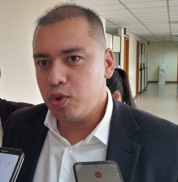 Prieto traba imposición de medidas y afirma que buscan “sofocarlo en ejercicio del cargo”