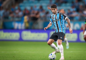 Versus / Villasanti asiste y Gremio se impone al Athletico Paranaense