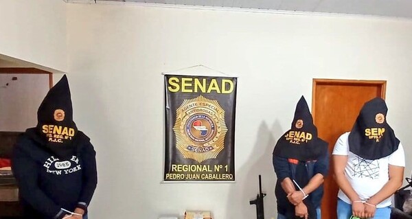 Sujetos detenidos con 25 paquetes de cocaína fueron imputados - Oasis FM 94.3