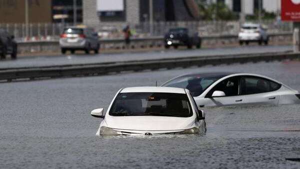 Qué causó la histórica tormenta que desató el caos en Dubái