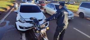 Motociclista y su hija lesionadas tras accidente sobre la Ruta PY01