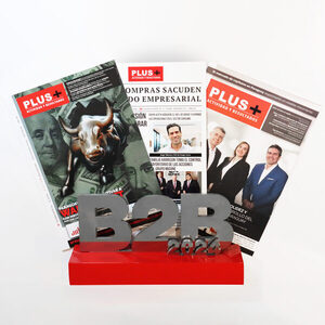 Revista PLUS entrega los primeros premios B2B Paraguay - Revista PLUS