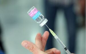Bajo nivel de vacunación podría generar saturación de hospitales