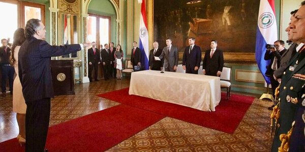 Embajadores para el Reino Unido y EAU juraron ante Santi