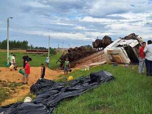 Camioneros sojeros causan accidentes sobre la ruta Py 18 - Nacionales - ABC Color
