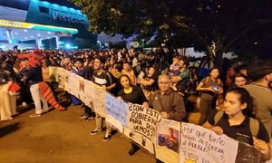 En varias facultades sigue el paro y hoy se reúnen con Gobierno – Prensa 5