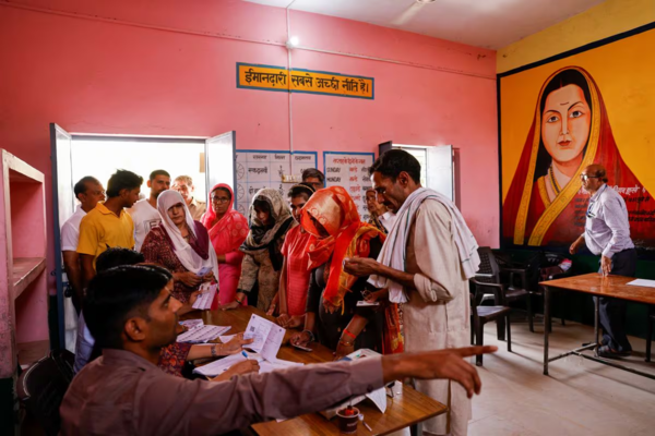 La India celebra las mayores elecciones del planeta con el primer ministro Modi como favorito