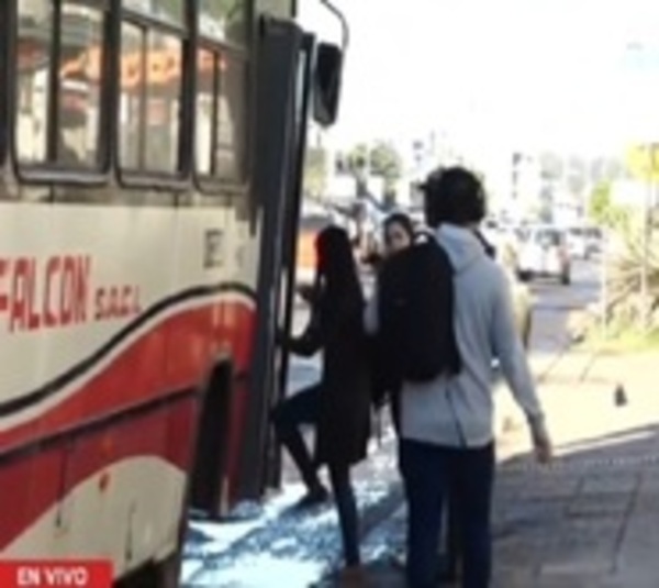 Intensa regulada de buses sigue - Paraguay.com