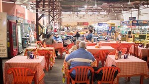 Cocineras se ingenian para no usar tantos tomates en las comidas