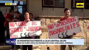 Video: se manifiestan frente a Caja Central del IPS - ABC Noticias - ABC Color