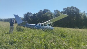 Encuentran en Caazapá una avioneta con bandera boliviana y sin tripulantes