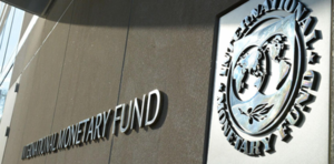 FMI avisa que una escalada de tensi贸n en Oriente Medio traer谩 inflaci贸n y bajada de tasas lenta - Revista PLUS