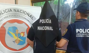 Detienen a funcionario y policías por denuncia de extorsión - Noticiero Paraguay