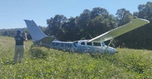  Encuentran avioneta abandonada sin tripulantes en zona despoblada de Caazapá