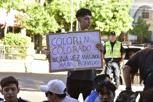 Hambre Cero: “El Presidente no puede pasar viajando cuando estamos en una situación tan compleja”, reclama estudiante  - Nacionales - ABC Color