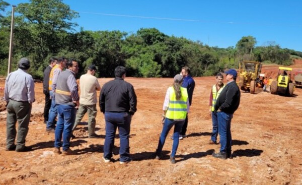 Misión de CAF verifica avance de obras en Canindeyú y Alto Paraná