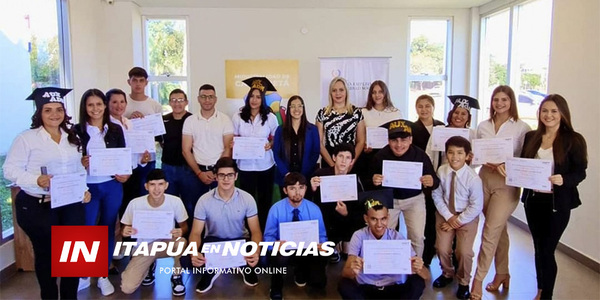 20 JÓVENES SE EGRESARON DE AUXILIARES ADMINISTRATIVOS EN CAMBYRETÁ - Itapúa Noticias