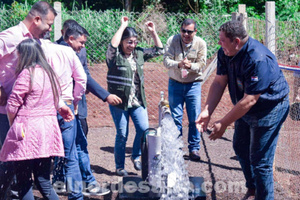 En comunidad indígena Jasukavenda de Capitán Bado, gobernador Juancho Acosta inaugura viviendas populares y un pozo artesiano - El Nordestino