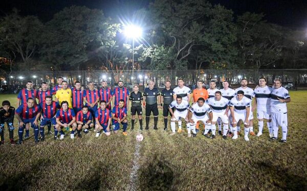 Jugaron clásico entre autoridades departamentales y ex futbolistas