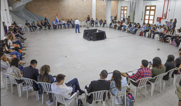 Autoridades y estudiantes acuerdan ampliar mesa de trabajo - ADN Digital