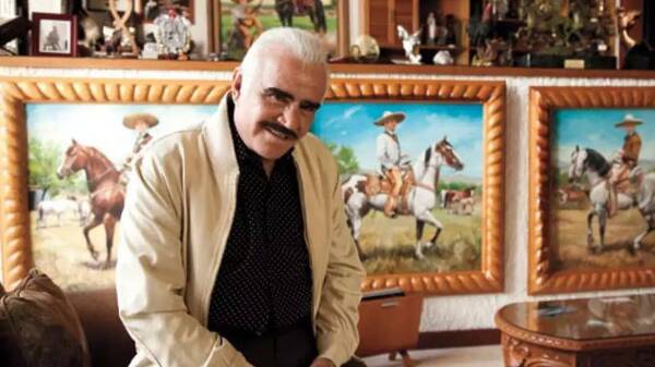 ¡Fantasma del cantante Vicente Fernández se pasea en su casa!