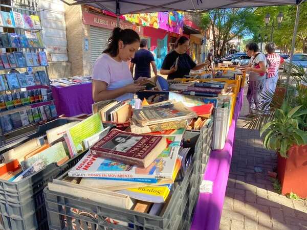 Luque celebra el día del libro con una feria literaria - Nacionales - ABC Color