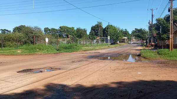 Calles de San Lorenzo necesitan de urgente intervención, dicen ciudadanos - Nacionales - ABC Color