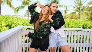 [VIDEO] El sensual baile de Shakira y una influencer que enloqueció las redes sociales