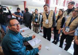 Un 60 % de participación a noventa minutos de que se cierre la votación en Ecuador - Mundo - ABC Color