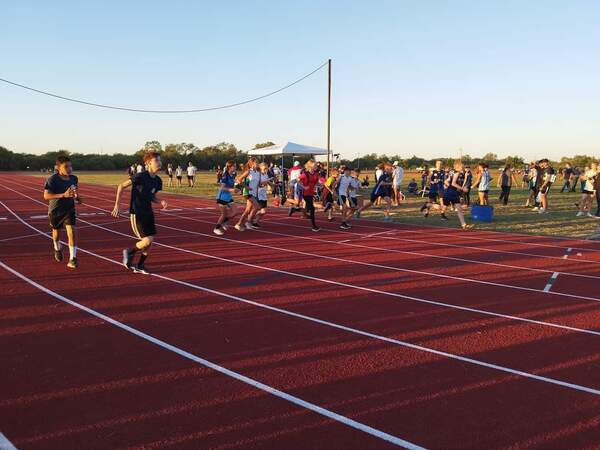 Más de 500 atletas se midieron en el torneo estudiantil de atletismo JEEN departamental 2024