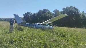 Bolivianos dicen que avioneta tenía 300 kilos de cocaína, pero apareció vacía - Policiales - ABC Color