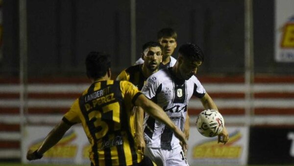 Tacuary y Guaraní empatan en un partidazo