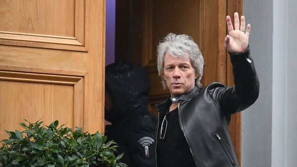 Jon Bon Jovi deja "en manos de Dios" la curación de sus cuerdas vocales