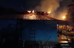 Hombre quemó la casa de su pareja tras discusión - Noticiero Paraguay