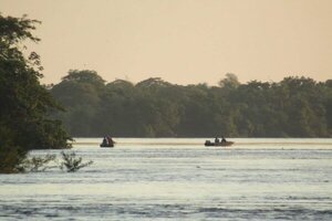 Canoa se le cayó encima y murió