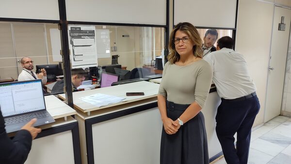 Abogada presentó amparo contra Senadores que la bloquearon en "X" - PDS RADIO Y TV