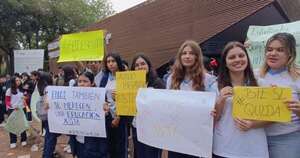 Diario HOY | CDE: estudiantes realizan sentata y plantean varias reivindicaciones