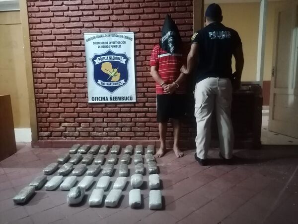 SEXAGENARIO DETENIDO CON 38 PANES DE DROGA