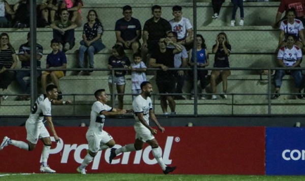 Olimpia vence a Nacional con gol sobre la hora