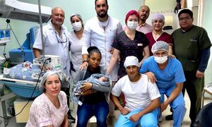Rara anomalía congénita:  2 recién nacidos con malformaciones complejas fueron sometidos a innovadora cirugía para reparación de una Atresia Esofágica