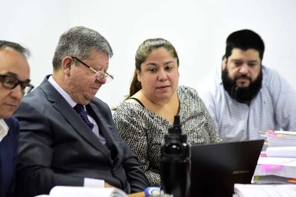 AUDIO: Caso agua tónica: Fiscalía pide 4 años de cárcel para ex titular de Petropar Patricia Samudio - A La Gran 7-30 - ABC Color