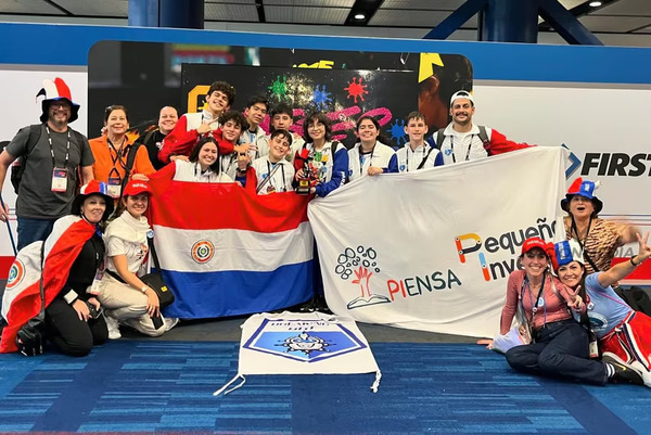 Youths from Ciudad del Este were awarded at Lego robotics world championship in the U.S. - .::Agencia IP::.